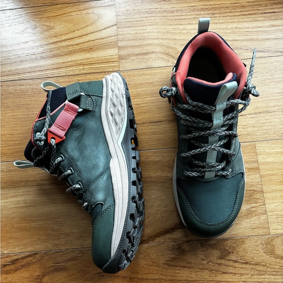 Teva Grandview GTX - Hiking Boots - Women Size 7 - Picture 5 of 8